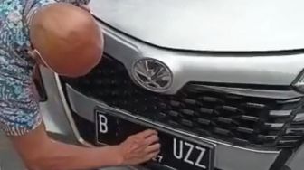 Pemobil Nakal di Jaksel Tutup Pelat Nomor Pakai Lakban Hitam, Begini Reaksi Polisi