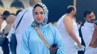 Terseret Kasus Robot Trading, Yuni Shara Doakan Atta Halilintar Saat Umrah?