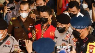 Eks Ajudan Mendadak Irit Bicara: Ferdy Sambo Injak Ceceran Darah Yosua saat Jemput PC