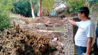 Tanggul Sungai Cina Jebol, Warga Ceper Klaten Takut Kebanjiran