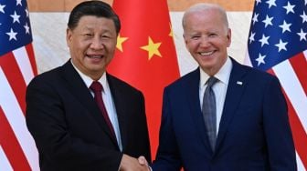 Joe Biden dan Xi Jinping Akhirnya Salaman di Bali