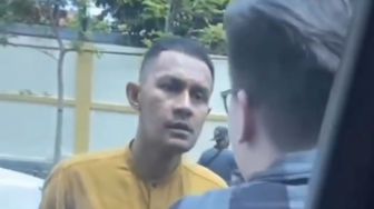 Pria Baju Kuning yang Pukul Mahasiswa Pakai Tongkat Bisbol Ditangkap, Ini Kronologinya