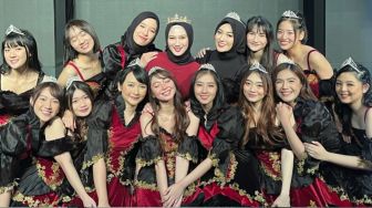 Bikin Nostalgia, JKT48 Generasi Pertama Tampilkan Lagu 'Heavy Rotation'