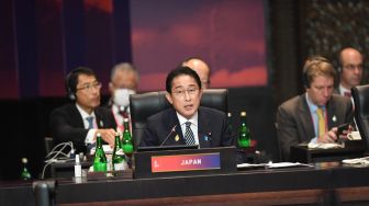 Perdana Menteri Jepang Fumio Kishida menyampaikan pandangannya saat pembukaan KTT G20 Indonesia 2022 di Nusa Dua, Bali, Selasa (15/11/2022). [ANTARA FOTO/Media Center G20 Indonesia/Aditya Pradana Putra/wsj].