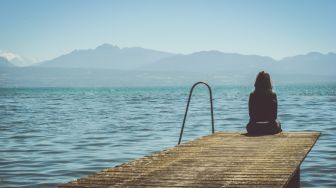 3 Cara Serdahana Mengatasi Kesepian, Salah Satunya Melakukan Hobi