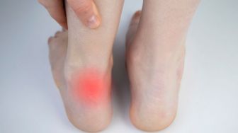 Kaki Sering Berkedut, Ternyata Ini Alasan dan Penyebabnya