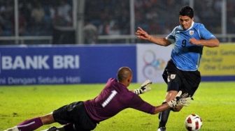 Kisah Timnas Indonesia Tumbangkan Juara Piala Dunia di SUGBK, dan Pembalasan Luis Suarez 36 Tahun Kemudian