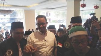 Jokowi Disebut Pecat Anies dari Kabinet karena Jadi Idola Anak Muda Indonesia