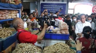 Jokowi: Pergi ke Pasar seperti Ini Membuat Saya Mengerti yang Dihadapi Masyarakat