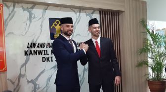 Sah Jadi WNI, Sandy Walsh dan Jordi Amat: Momen yang Sangat Indah Hari Ini