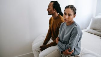 4 Penyebab Hubungan Asmara Kamu dan Pasangan Tidak Direstui Orang Tua
