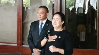 Muncul Teriakan Puan Presiden Saat Konferensi Pers di DPR, Puan Kaget Tapi Senyum Sambil Pegang Dada