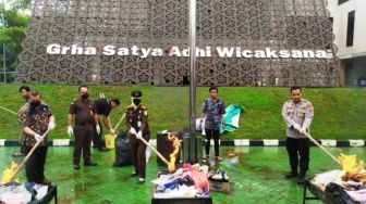 Kejari Tangsel Musnahkan Barang Bukti Senilai Rp6 Miliar
