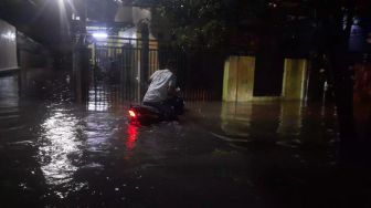 2 Jam Lebih Hujan Deras, Kecamatan Medan Sunggal Dikepung Banjir