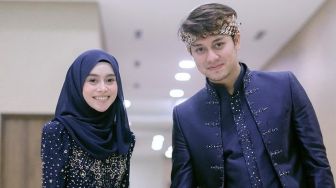 Tampil Semringah, Ini 10 Potret Mesra Lesti Kejora dan Rizky Billar di Pernikahan Sang Kakak