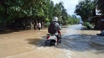 BPBD Balangan Minta Orang Tua Larang Anak Bermain saat Banjir