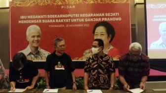Minta Tiket untuk Ganjar Pranowo Maju Nyapres, Ratusan Relawan Kirim Surat ke Megawati