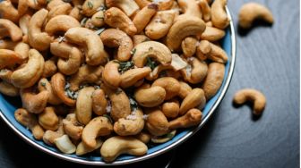 6 Manfaat Kacang Mete bagi Kesehatan, Salah Satunya Mencegah Kanker