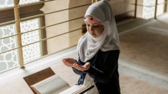 Kumpulan Doa Sehari-hari yang Bisa Diajarkan kepada Anak Sejak Dini