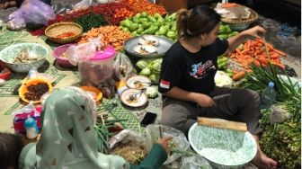 Cerita Haru di Balik Dapur Muktamar Muhammadiyah, Buruh Cuci Ini Akhirnya Bisa Makan Daging di Luar Lebaran