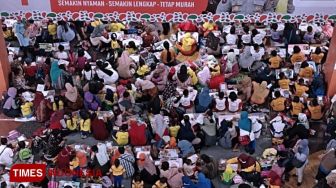 Ribuan Siswa Ikuti Lomba Mewarnai di Pasar Turi Baru