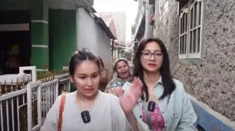 Hesti Purwadinata Akhirnya Cicipi Urban Legend Gang Sempit ke Rumah Ayu Ting Ting: Ternyata Bener!