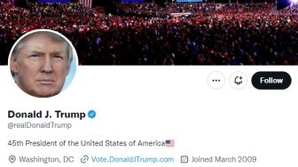 Akun Twitter Dipulihkan, Respons Donald Trump Mak Jleb