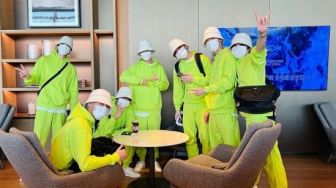 NCT Dream Kompak Pakai Outfit Hijau Neon di Bandara, Komentar Kocak Netizen Bikin Ngakak