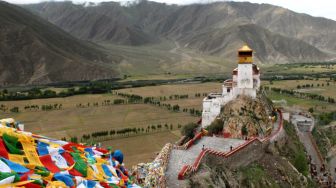 Aktivitas Keagamaan Masih Dibatasi, Pemberian Status Otonomi Khusus pada Tibet Disebut Hanya Janji Semu Tiongkok