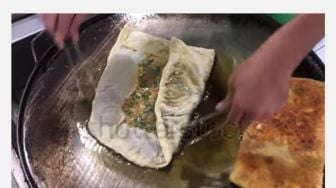 Keluar Modal Rp 25 Ribu, Lelaki Ini Malah Dapat Rp 120 Ribu dari Jual Video Saat Beli Martabak