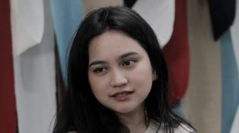 Akting Bareng Teuku Rifnu Wikana di Film Suka Duka Tawa, Rachel Amanda Jadi Pelawak