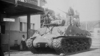 Sejarah Hari ini: Kisah Tank Sherman dan Stuart dalam Dunia Militer Indonesia