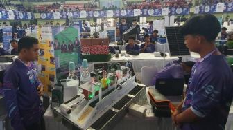 Berawal dari Melihat Tangan Guru Tremor, Siswa MAN 2 Pati Ciptakan Robot Cuci Gelas Otomatis