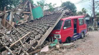 Seorang Anak 5 Tahun Selamat Usai 3 Hari Tertimbun Reruntuhan Rumah Pasca Gempa Cianjur