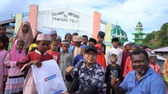 Wujudkan Generasi Berakhlak, Pertamina Berikan Al Qur’an di TPA Kampung