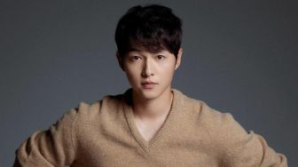 Song Joong Ki Go Public dengan Bule Asal Inggris, Song Hye Kyo Didoakan Cepat Dapat Jodoh