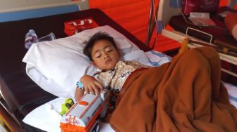 Tubuh Memar, Bocah 5 Tahun Azka yang Tertimpa Reruntuhan Selama 3 Hari Bakal Jalani Rontgen