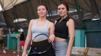 Unggah Foto Latihan Tenis Pakai Crop Top, Wulan Guritno Auto 'Diserbu' Warganet: Ada Loker Jadi Pelatih?