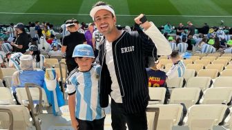 Boyong Rafathar Nonton Messi dan Ronaldo di Qatar Jadi Cara Sayang Anak ala Raffi Ahmad