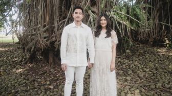 Aura Pengantin Disebut Sudah Keluar, Penampilan Kaesang dan Erina Ziarah Makam Pura Mangkunegaran Bikin Pangling