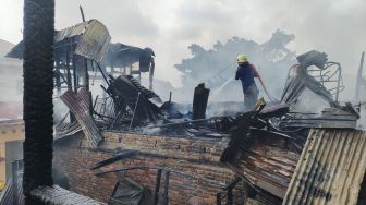 Kebakaran Hebat Melanda Pemukiman Warga di Medan, 10 Rumah Ludes Diamuk Api