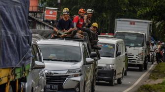 Picu Kemacetan Panjang, Pemkab Cianjur Minta Donatur Tidak Salurkan Langsung Bantuan ke Lokasi Bencana