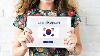 3 Cara Mudah Belajar Bahasa Korea, Bisa Dimulai dari Nonton Drakor!