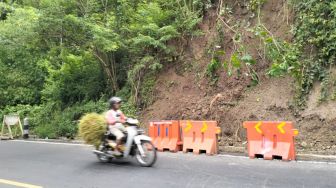 Jalan Jogja-Wonosari Kembali Dibuka, Longsor Masih Mengancam karena Ada Rekahan Tanah