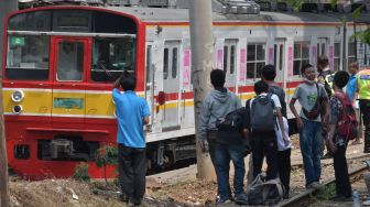Evakuasi Kereta Anjlok ke Balai Yasa Manggarai