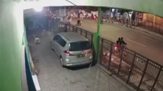 Viral Gerombolan Pemuda Diduga Geng Motor Serang Warga Sidoarjo, Aksinya Terekam CCTV