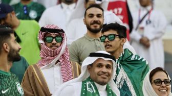 Momen Fan Timnas Arab Saudi Labil, Mendadak Dukung Polandia di Qatar