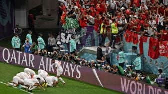 Sukses Kalahkan Belgia 2-0, Pemain Maroko Langsung Selebrasi Sujud Syukur