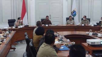 Seperti Rapat Jokowi dengan Polisi, Heru Budi Larang Pejabat DKI Bawa Ponsel Saat Rapim