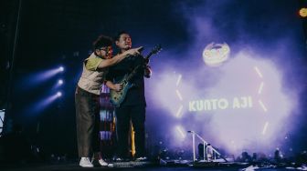 Isyana Sarasvati, Kunto Aji, dan Tuan TigaBelas Sukses Pukau Masyarakat Medan di Konser Collabonation Tour